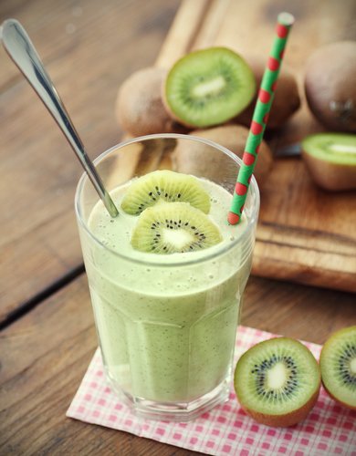 green smoothie, kiwi, banana smoothie, healthy snack